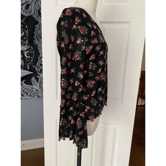 Style & Co black floral L/S top with bell sleeves MED - Picture 4 of 4
